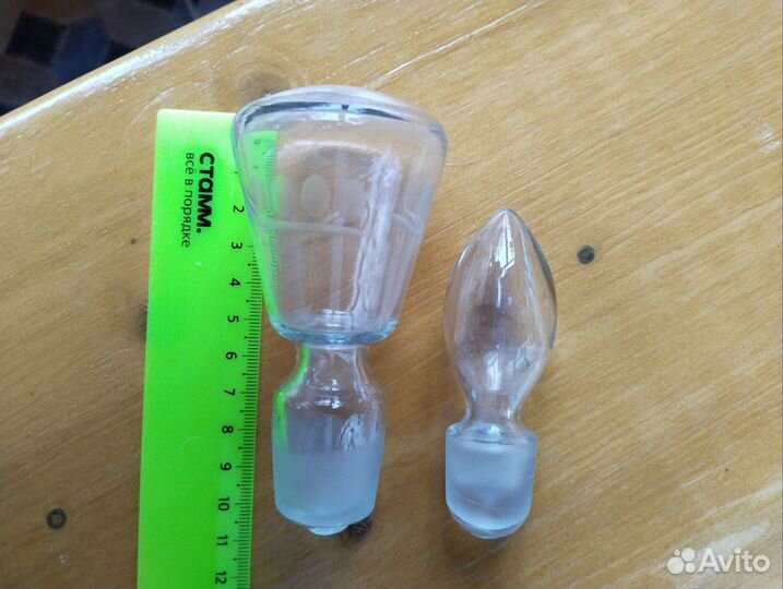 Крышки от графинов, сахарницы