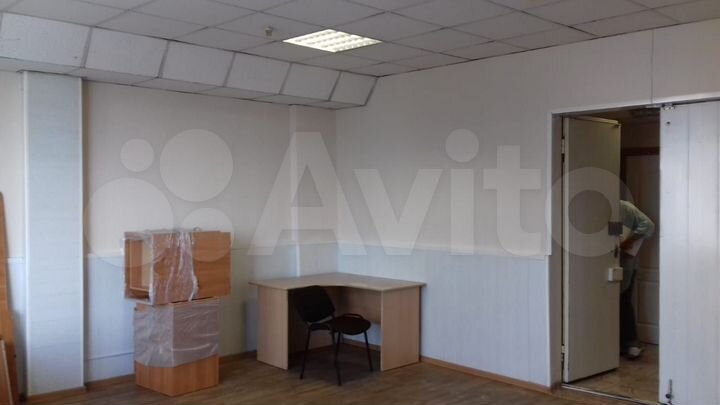 Офис в бц на ул.Фабричная, 3 этаж, 36 м2 - без ком