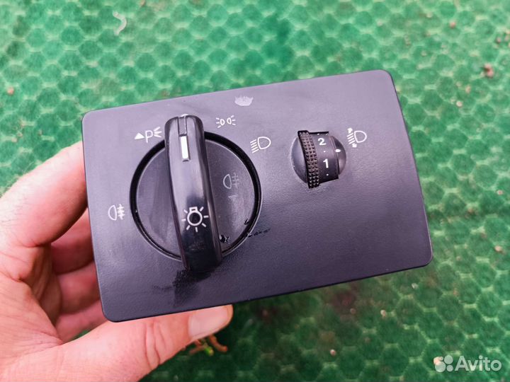 Блок управления светом Форд Фокус 2. 2008 г