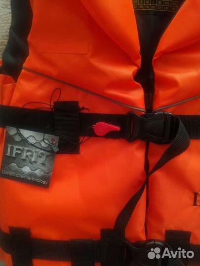 Спасательный жилет