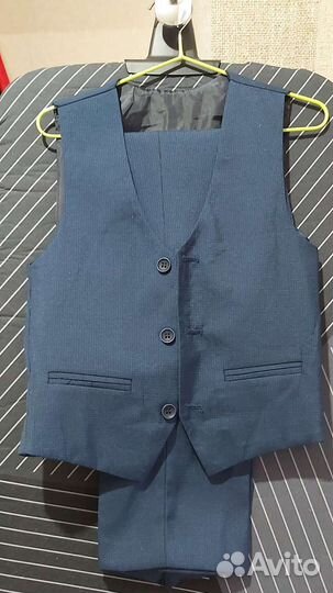 Костюм школьный 128-134 размер