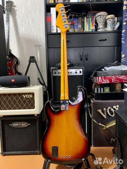 Бас гитара Precision Bass c Sadowsky preamp