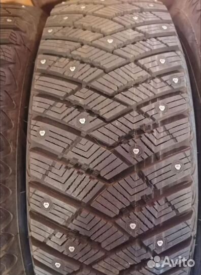 Goodyear UltraGrip Ice Arctic SUV 225/65 R17 102T