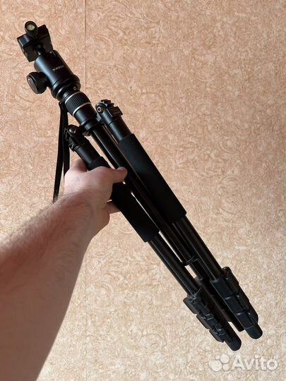 Штатив для фотоаппарата