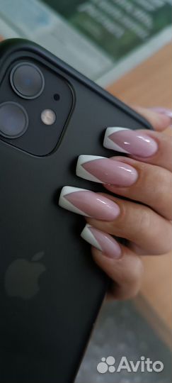 Маникюр педикюр