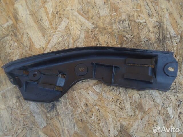 Кронштейн заднего бампера Volkswagen Touareg 7L6