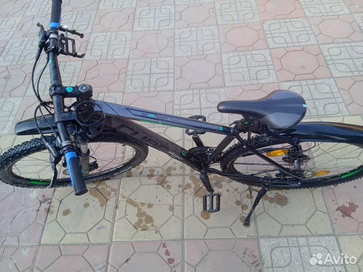 Велосипед cube