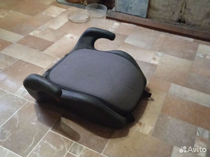 Детское автомобильное кресло(бустер)