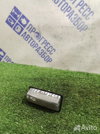 Подсветка номера задняя правая Nissan Almera G15