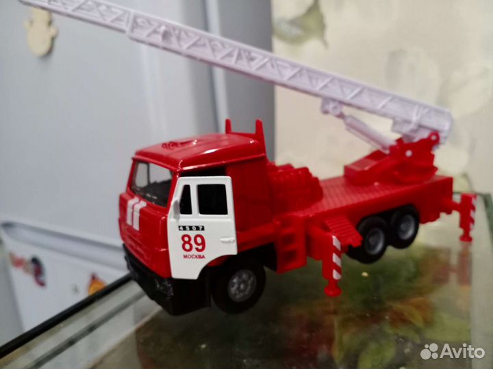 Продается модели масштаб 1:43 коленчатый подъемник