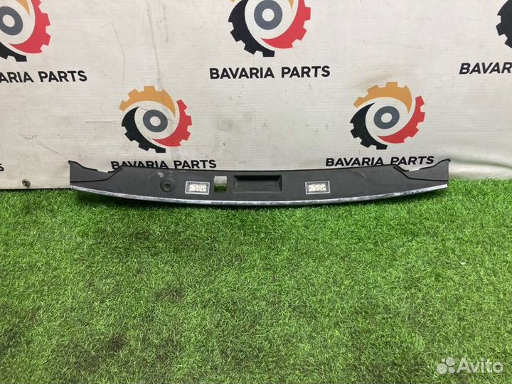 Кнопка багажника с подсветкой номера Bmw 7 F01 3.0