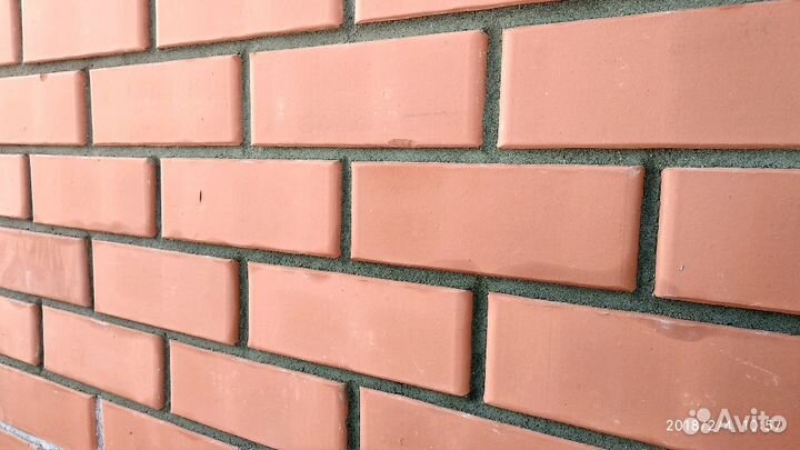 Каменщик. Кирпичная кладка. Строительство дома