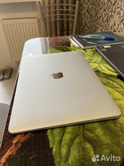 Macbook air 13 M1 8/256 gb