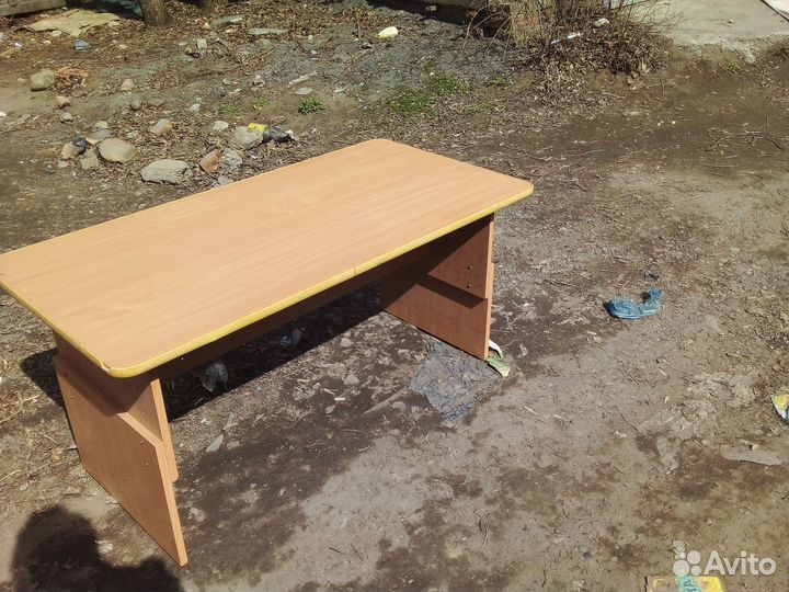 Письменный стол для дошкольника с регулировкой выс