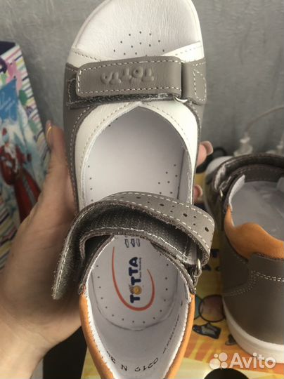 Сандалии новые totta