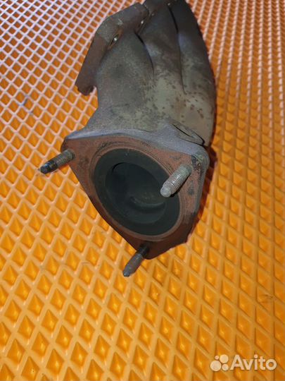 Выпускной коллектор правый Ауди А4 А5