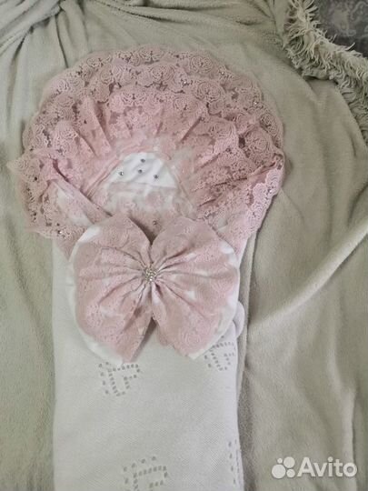 Продам уголок на выписку