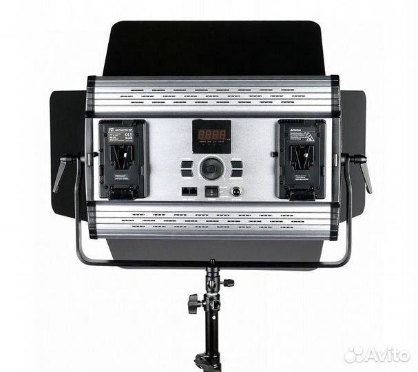 Светодиодный осветитель FST SFL-120WBPro