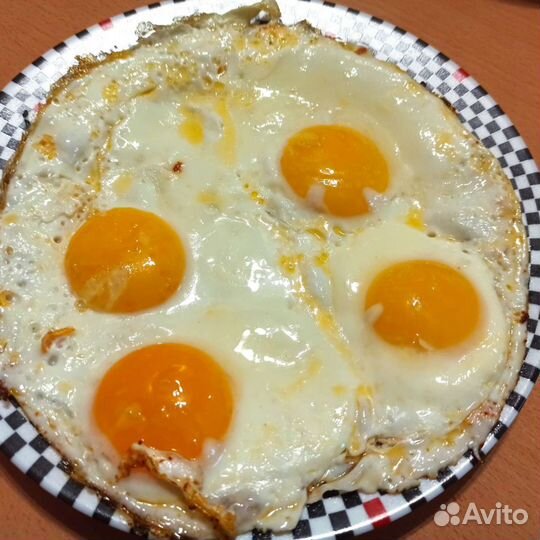 Домашние куриные яйца