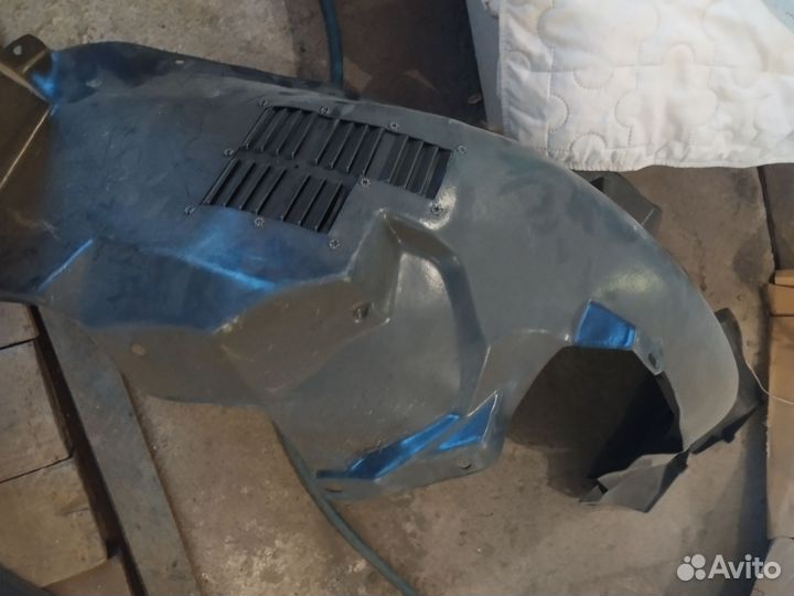 Подкрылки передние на Шевроле Лачетти