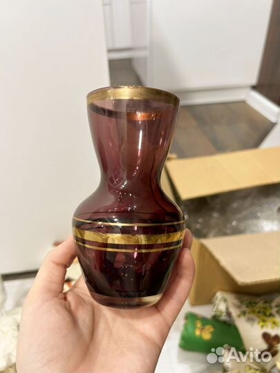 Ваза и рюмки