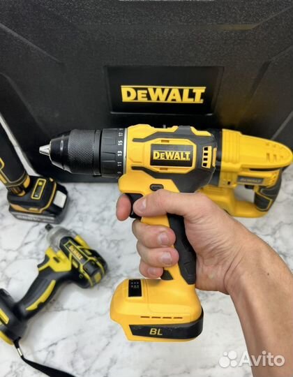 Набор аккумуляторного инструмента 4 в 1 Dewalt