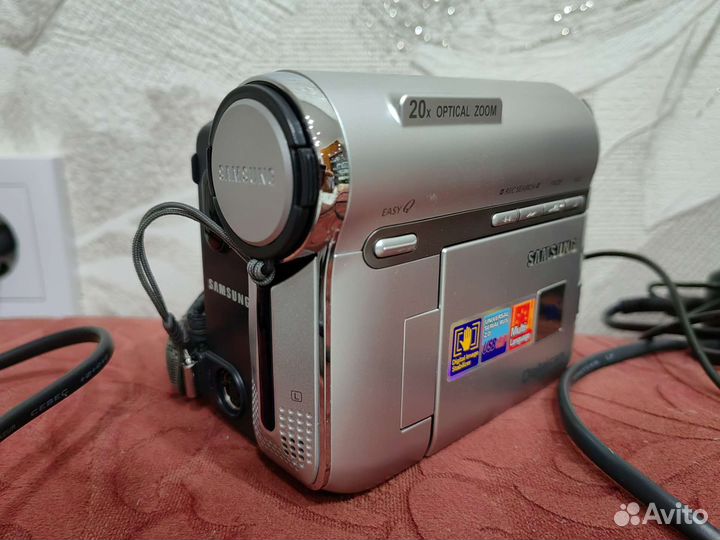 Цифровая видеркамера Samsung