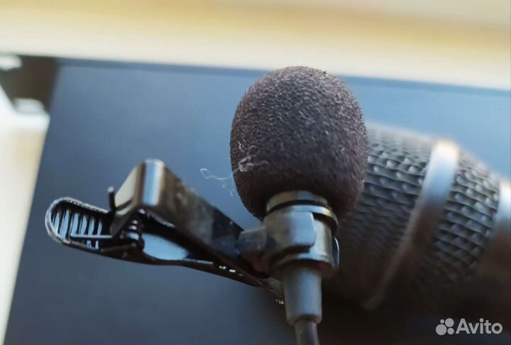 Беспроводная система микрофонов aha