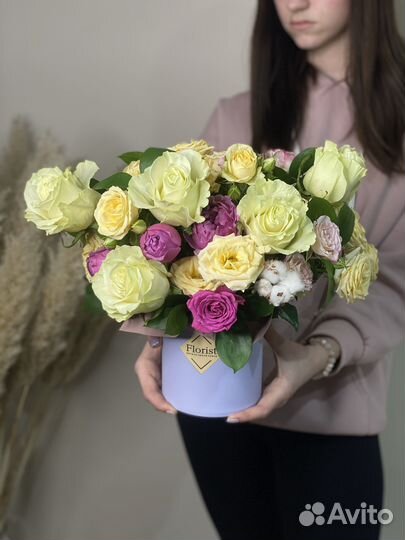 Розы в шляпной коробке