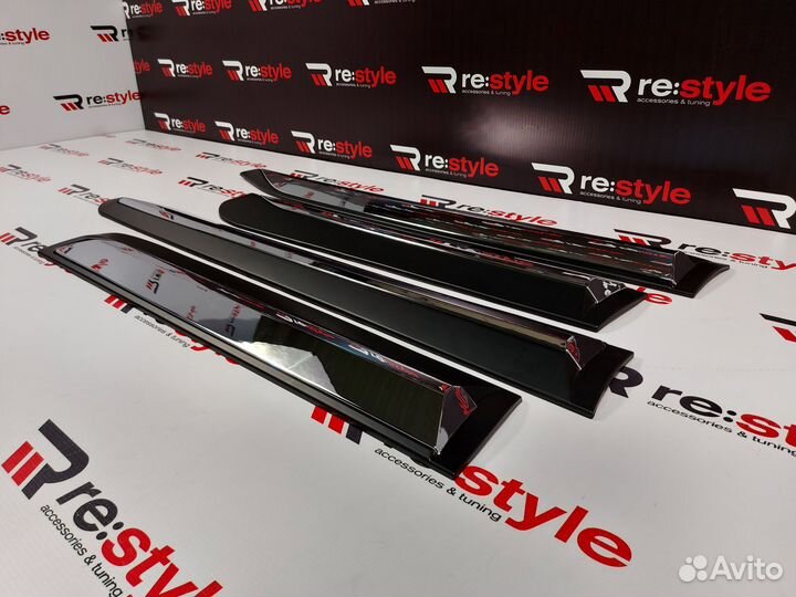 Молдинги дверей Toyota Hilux Pick Up с15г