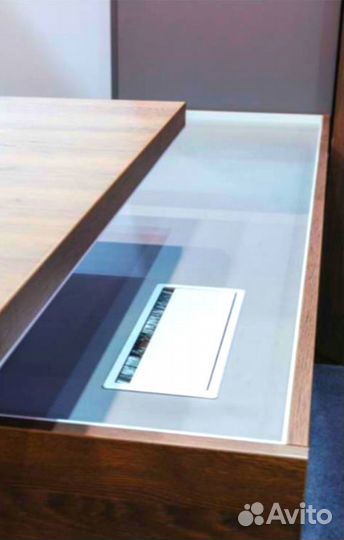 Стол рукводителя с опорной тумбой