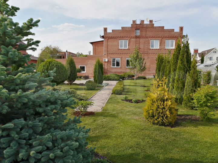 Дом 500 м² на участке 15 сот.