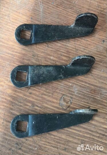 Язычек складного механизма kugoo m4 pro