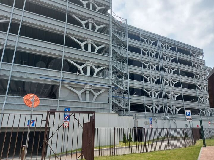 Машиноместо, 14 м²