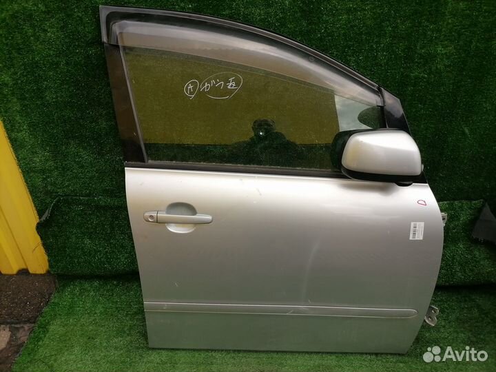 Дверь передняя правая Toyota Ipsum ACM26