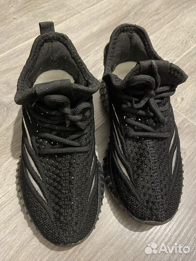 Кроссовки летние