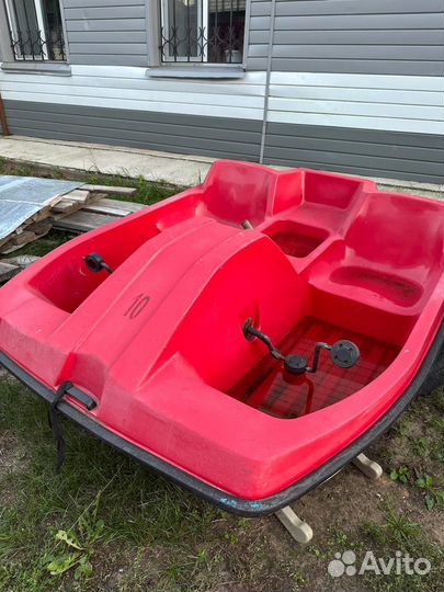 Катамаран педальный