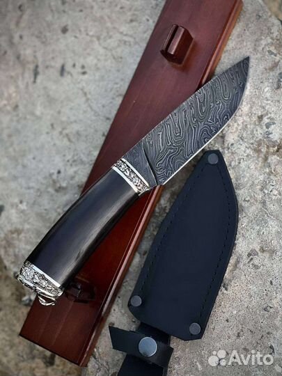 Нож из дамасской стали