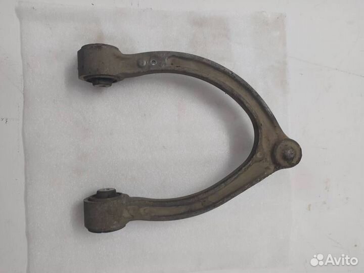 Рычаг передний правый верхний A2213309007