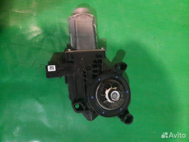 Мотор стеклоподъемника перед левый Hyundai Genesis