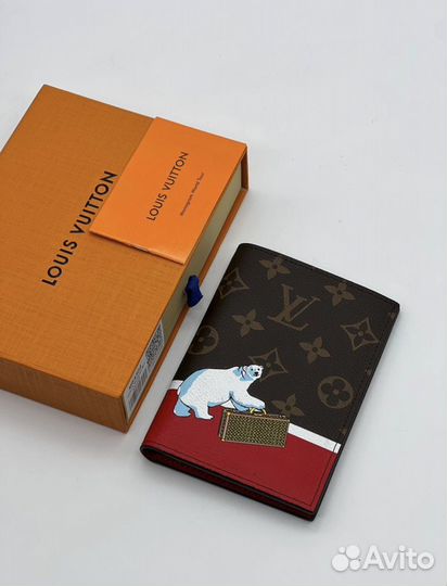 Чехол на паспорт LV