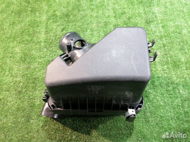 Корпус воздушного фильтра Toyota Corolla Axio