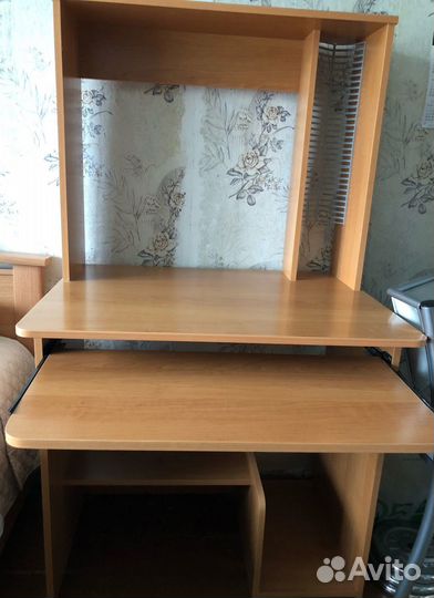 Продам компьютерный стол