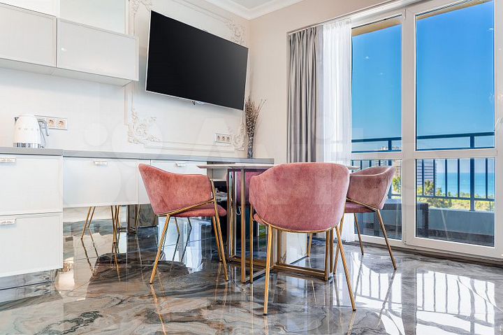 3-к. квартира, 100 м², 6/7 эт.