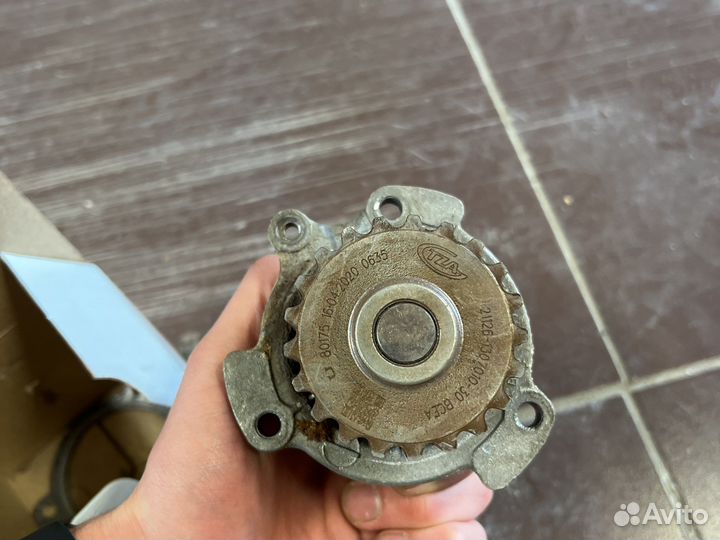 Помпа на largus