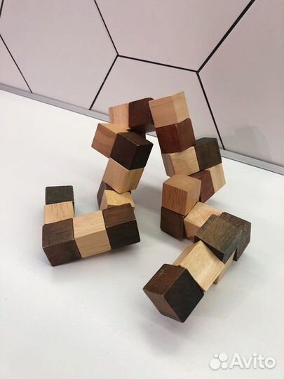 Игрушка змейка. «Сложи куб»