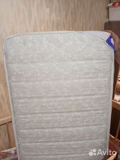 Детская кровать с матрасом