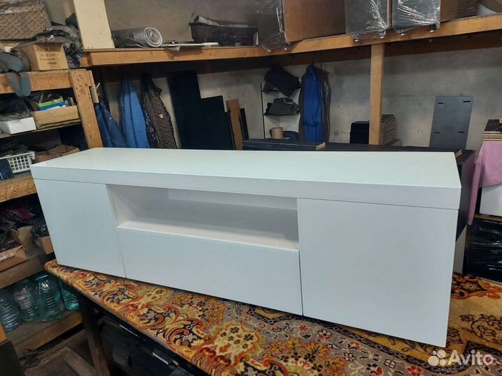 Тумба под телевизор