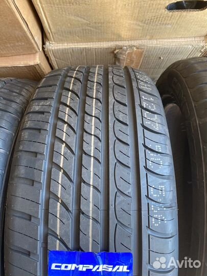 Compasal Smacher 225/50 R17