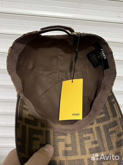 Кепка питон fendi